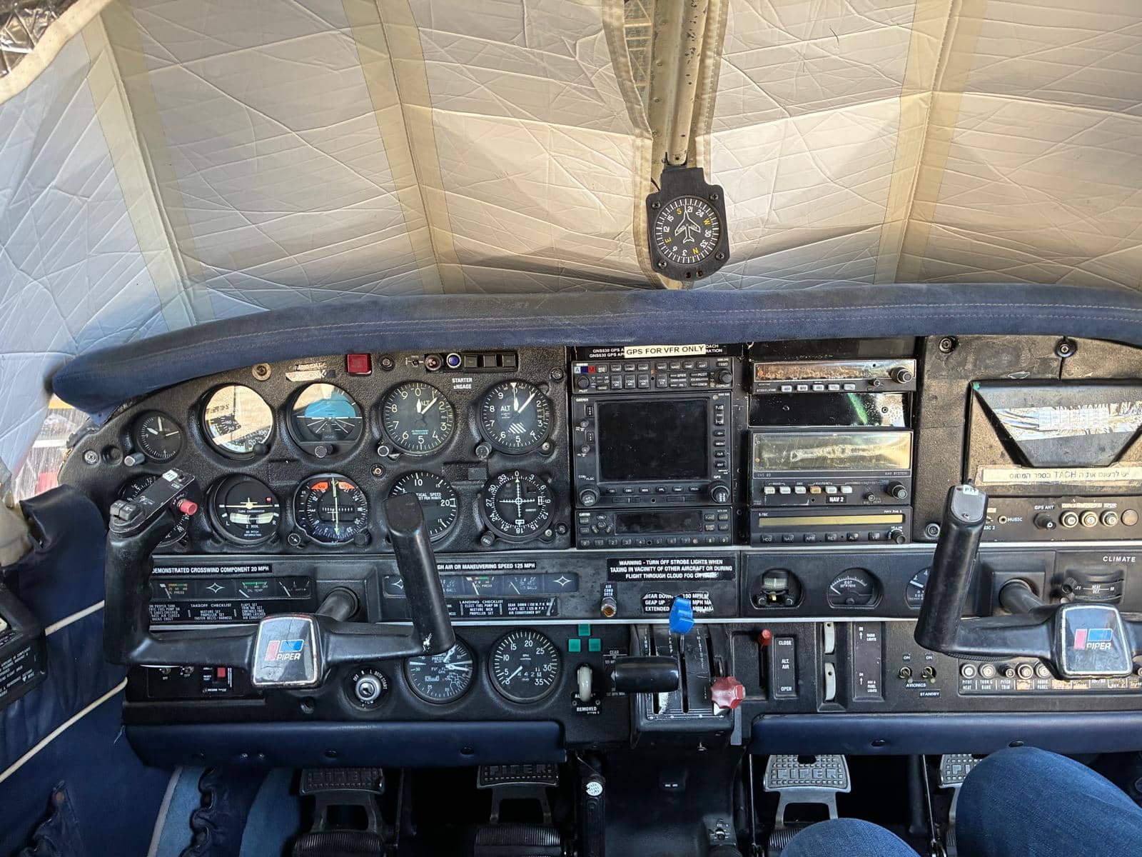 Piper Lance PA 32R-300  — Piper — Interior — photo 2