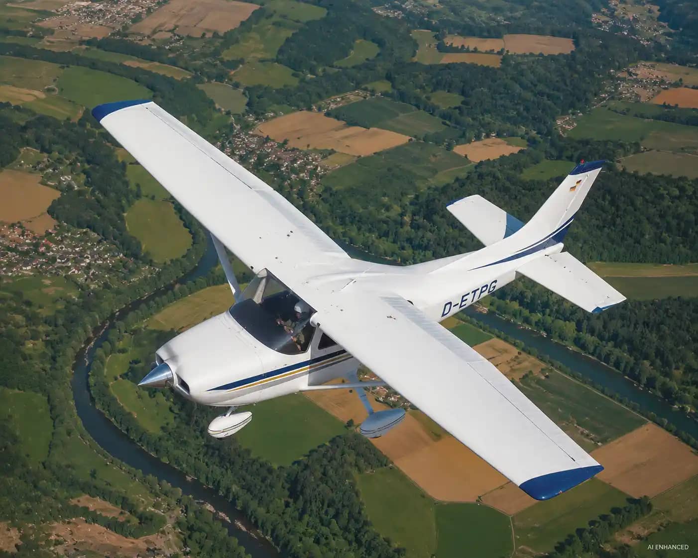 Cessna 182 Skylane — Cessna — Exterior — photo 7