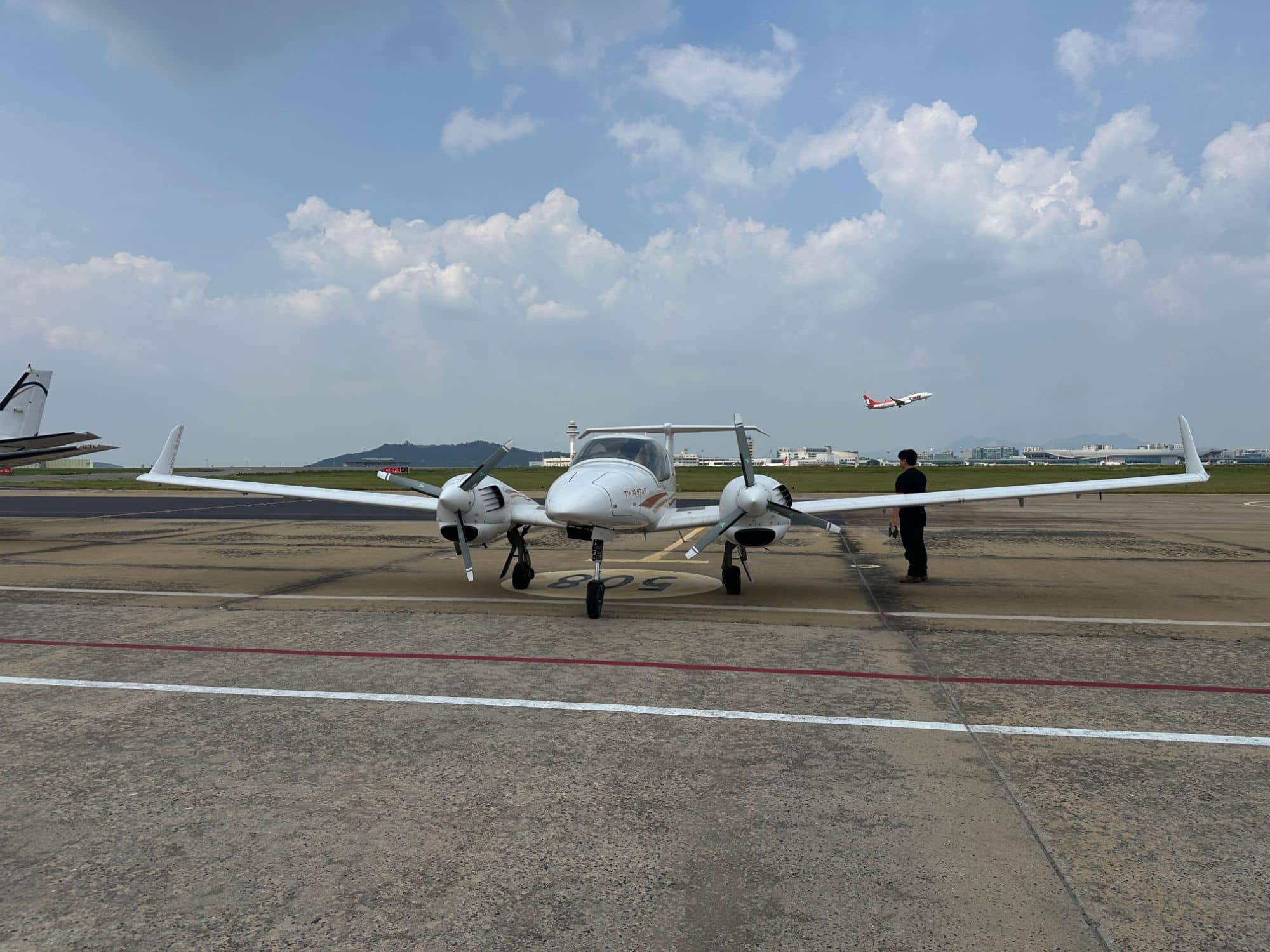 Diamond DA42 TDI — Diamond Aircraft Industries — Exterior — photo 2