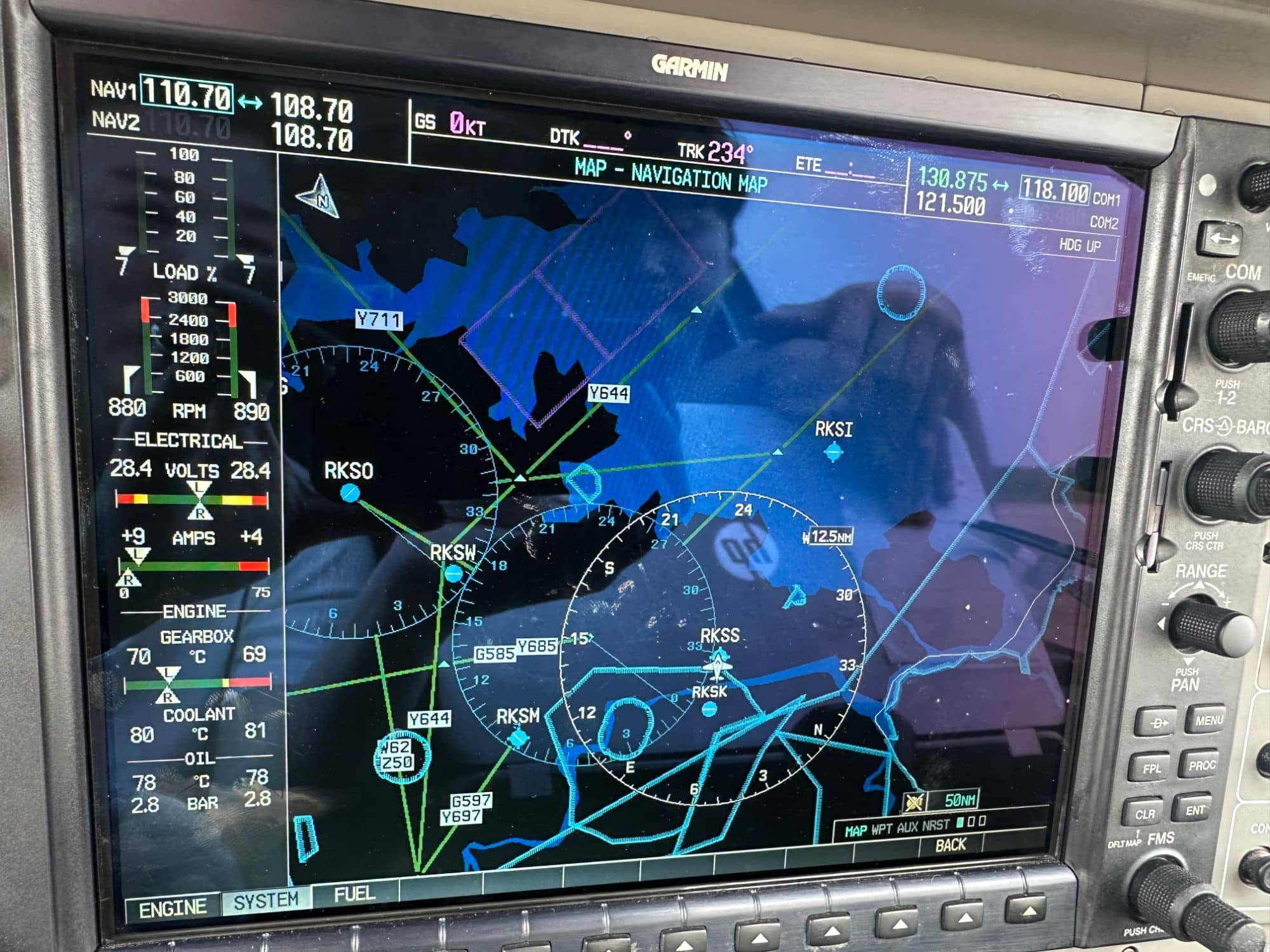 Diamond DA42 TDI — Diamond Aircraft Industries — Interior — photo 9