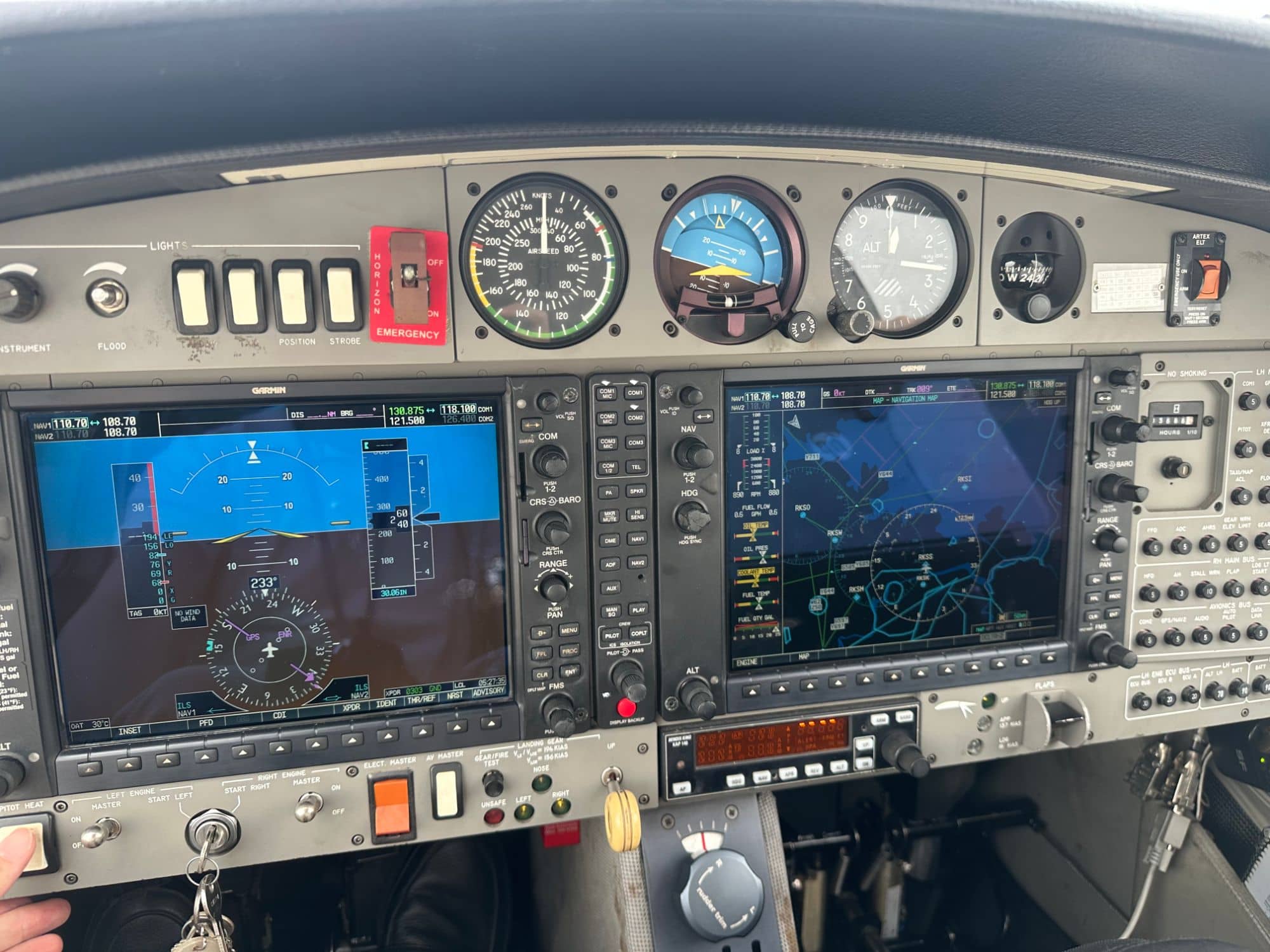 Diamond DA42 TDI — Diamond Aircraft Industries — Interior — photo 10