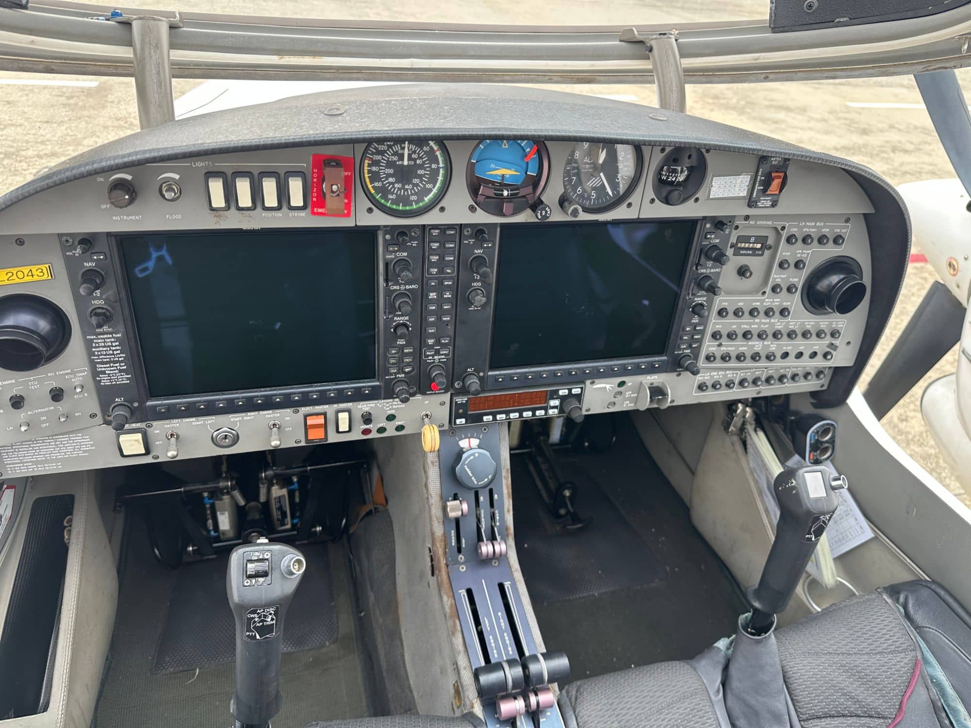 Diamond DA42 TDI — Diamond Aircraft Industries — Interior — photo 6