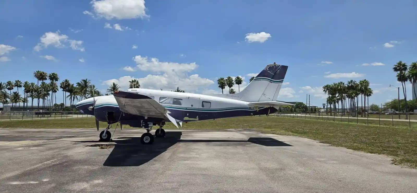 Beechcraft D18S — Beechcraft — Exterior — photo 7