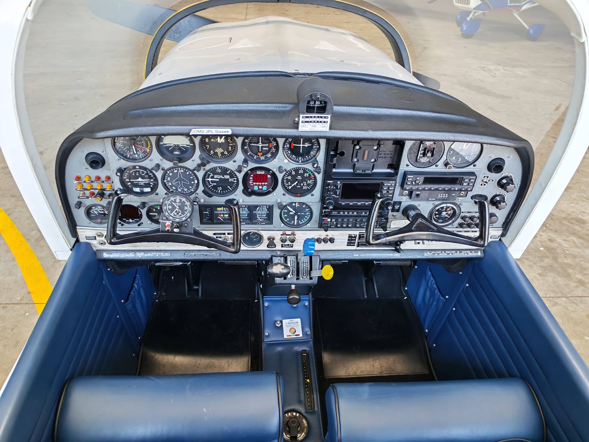 Robin HR 100 210D — Robin — Interior — photo 10