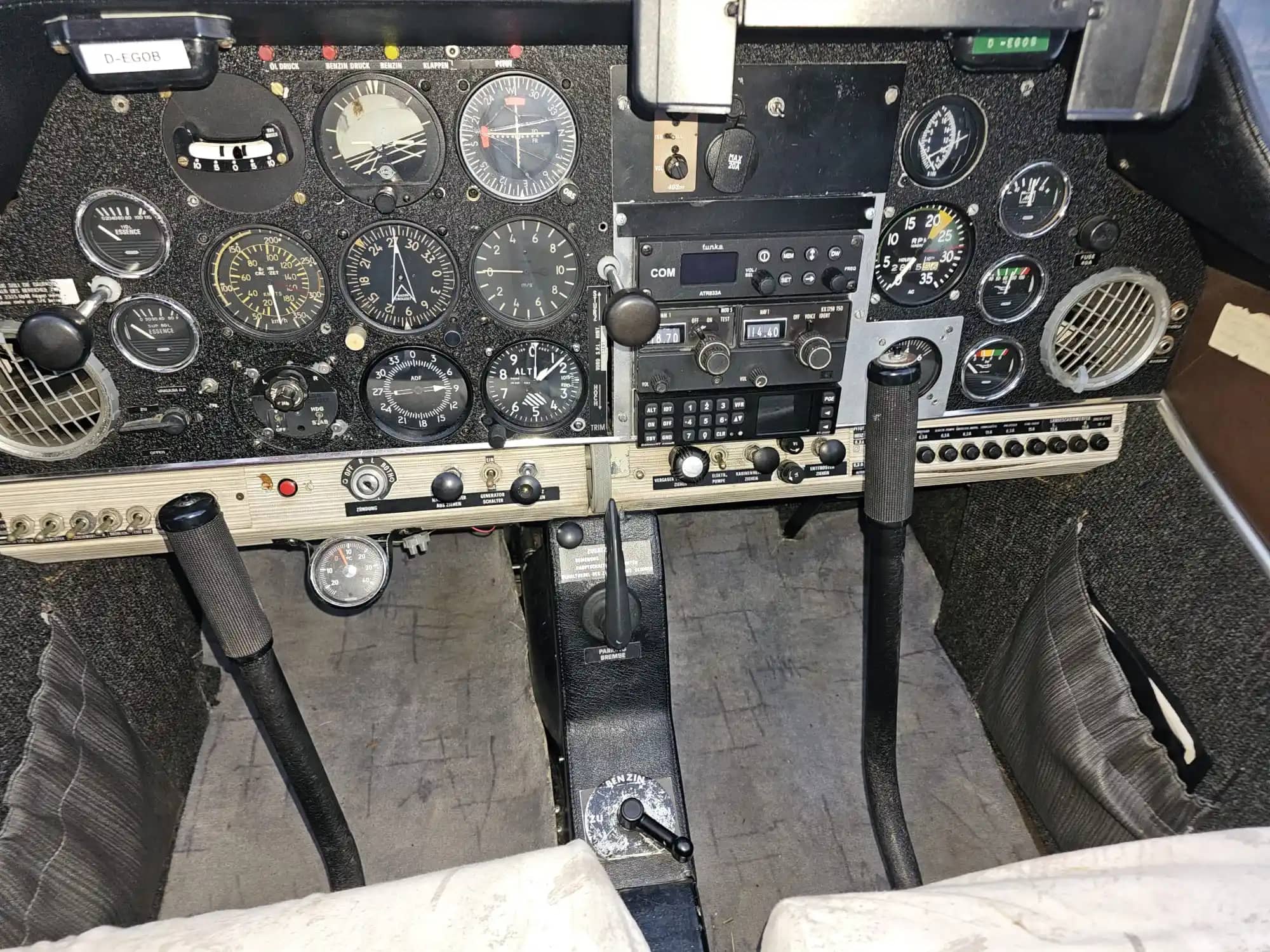 Avions Robin DR300/125 — Robin — Interior — photo 12