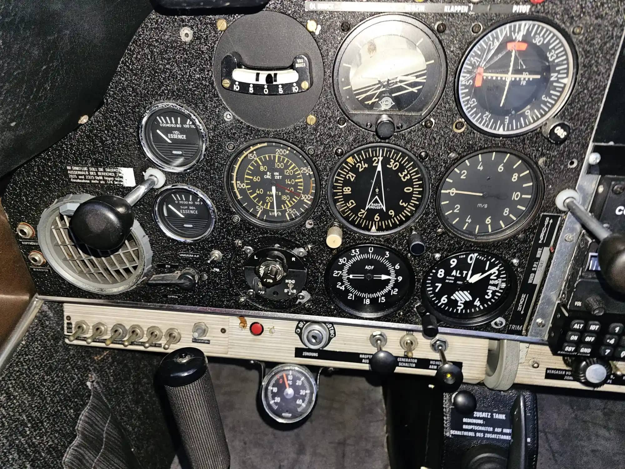 Avions Robin DR300/125 — Robin — Interior — photo 13