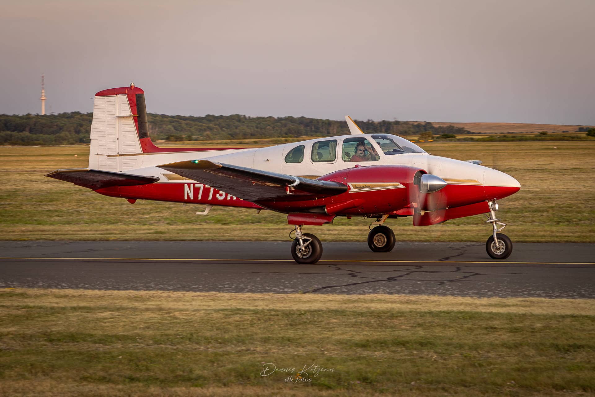 1960 Beechcraft Model H50 Twin Bonanza — Beechcraft — Exterior — photo 5