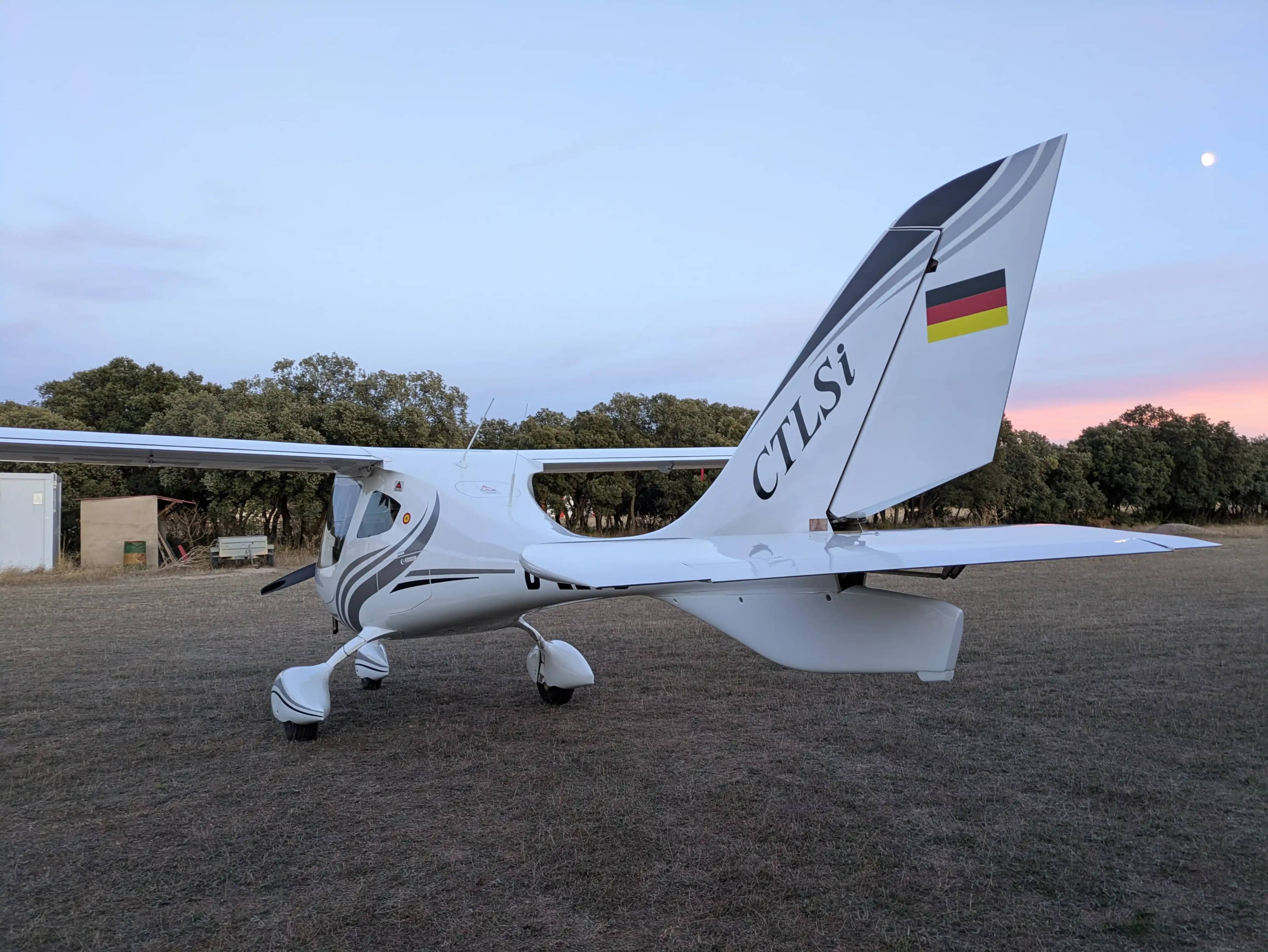 Flight Design Rotax 912 iS2 — exterior, 5 of 16