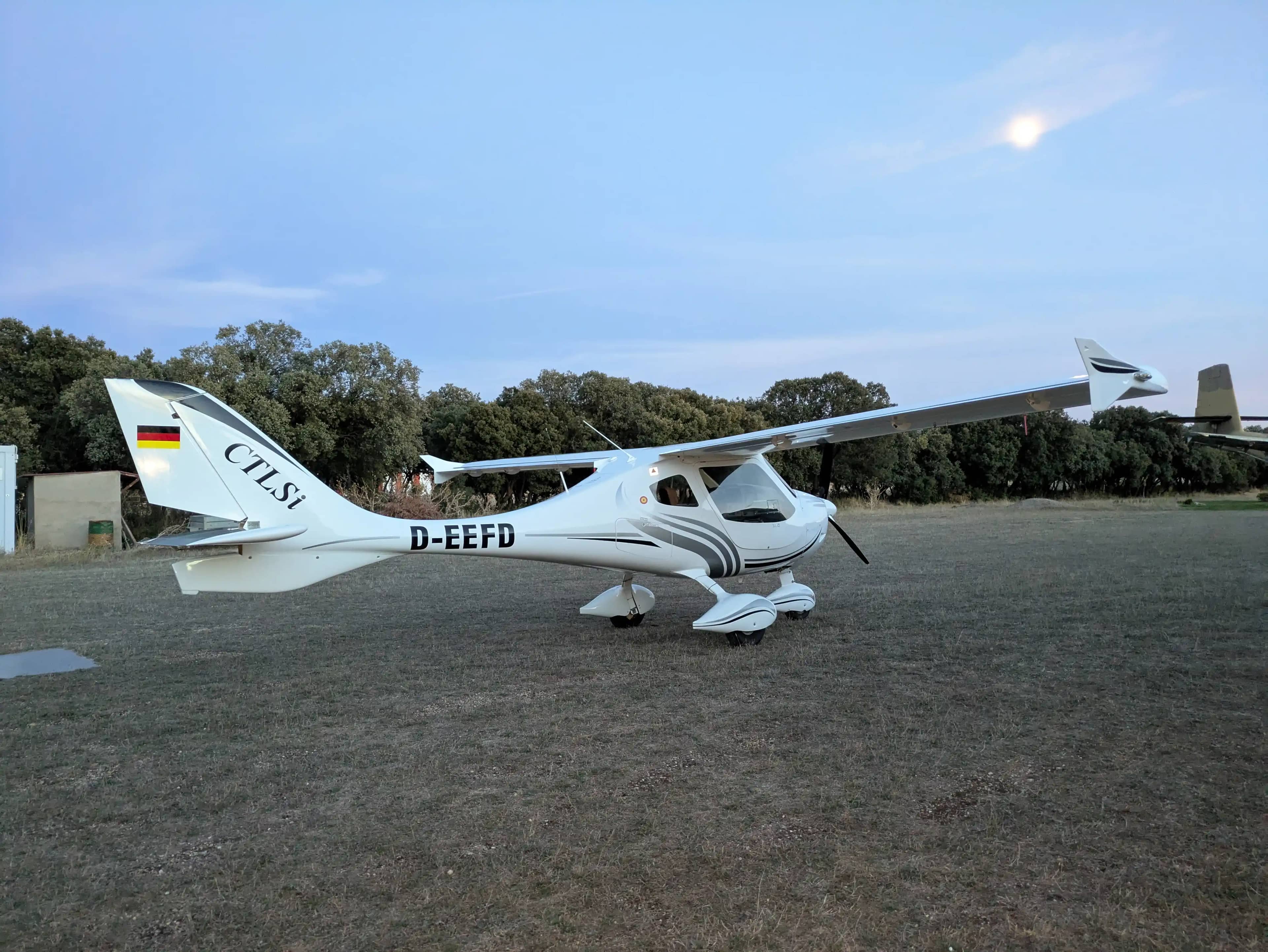 Flight Design Rotax 912 iS2 — exterior, 14 of 16
