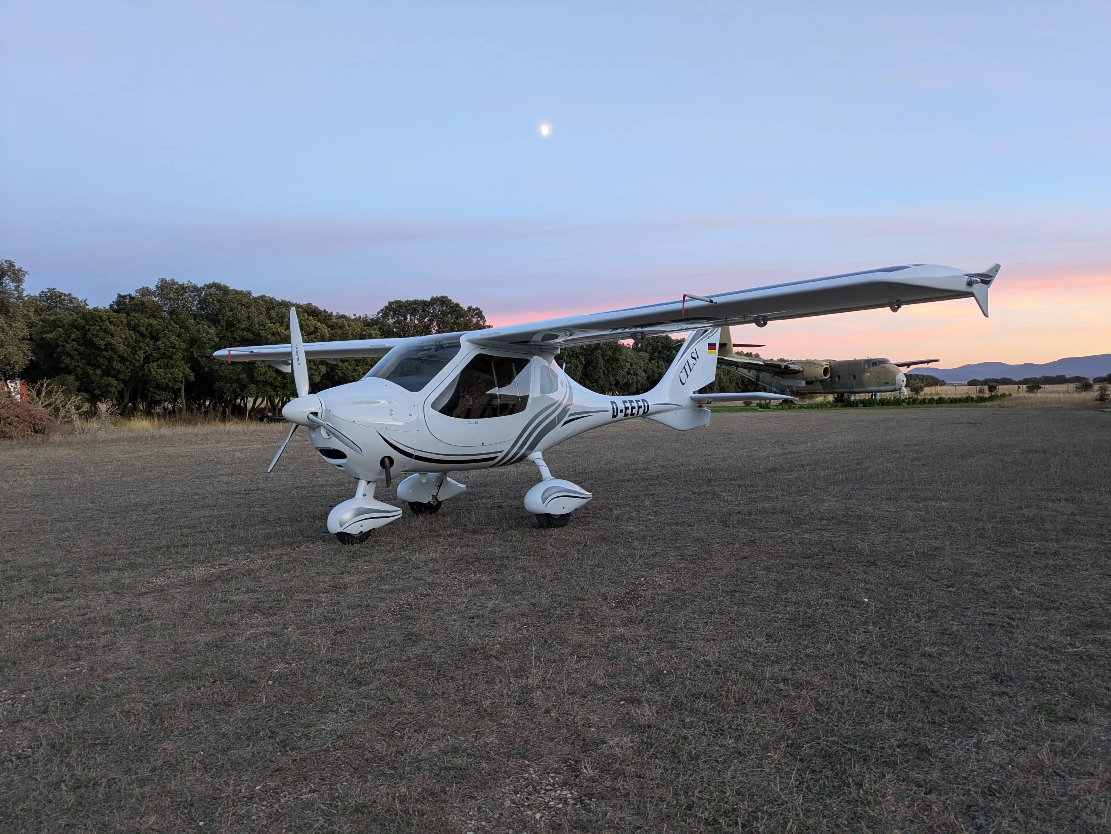 Flight Design Rotax 912 iS2 — exterior, 8 of 16