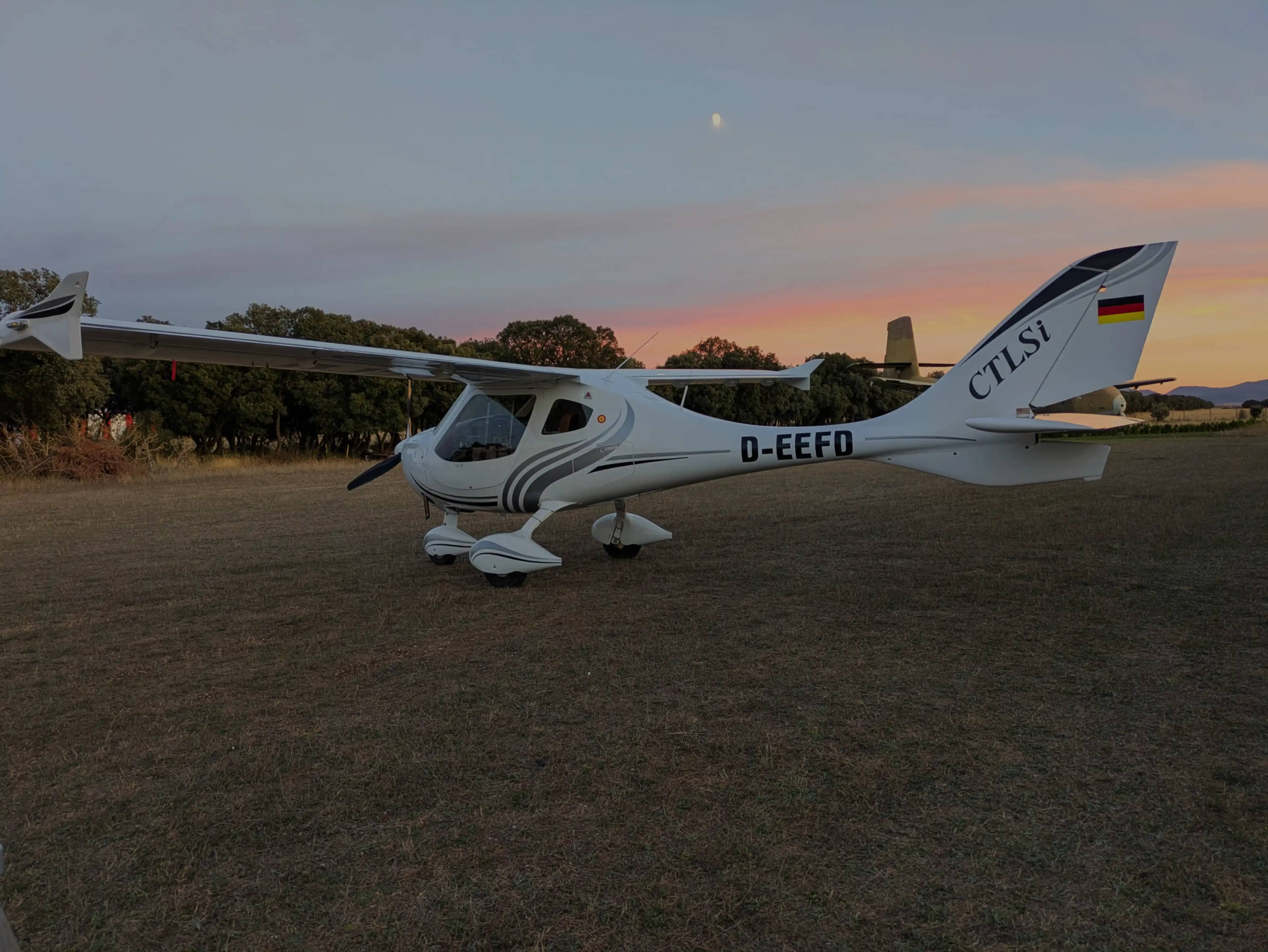 Flight Design Rotax 912 iS2 — exterior, 2 of 16