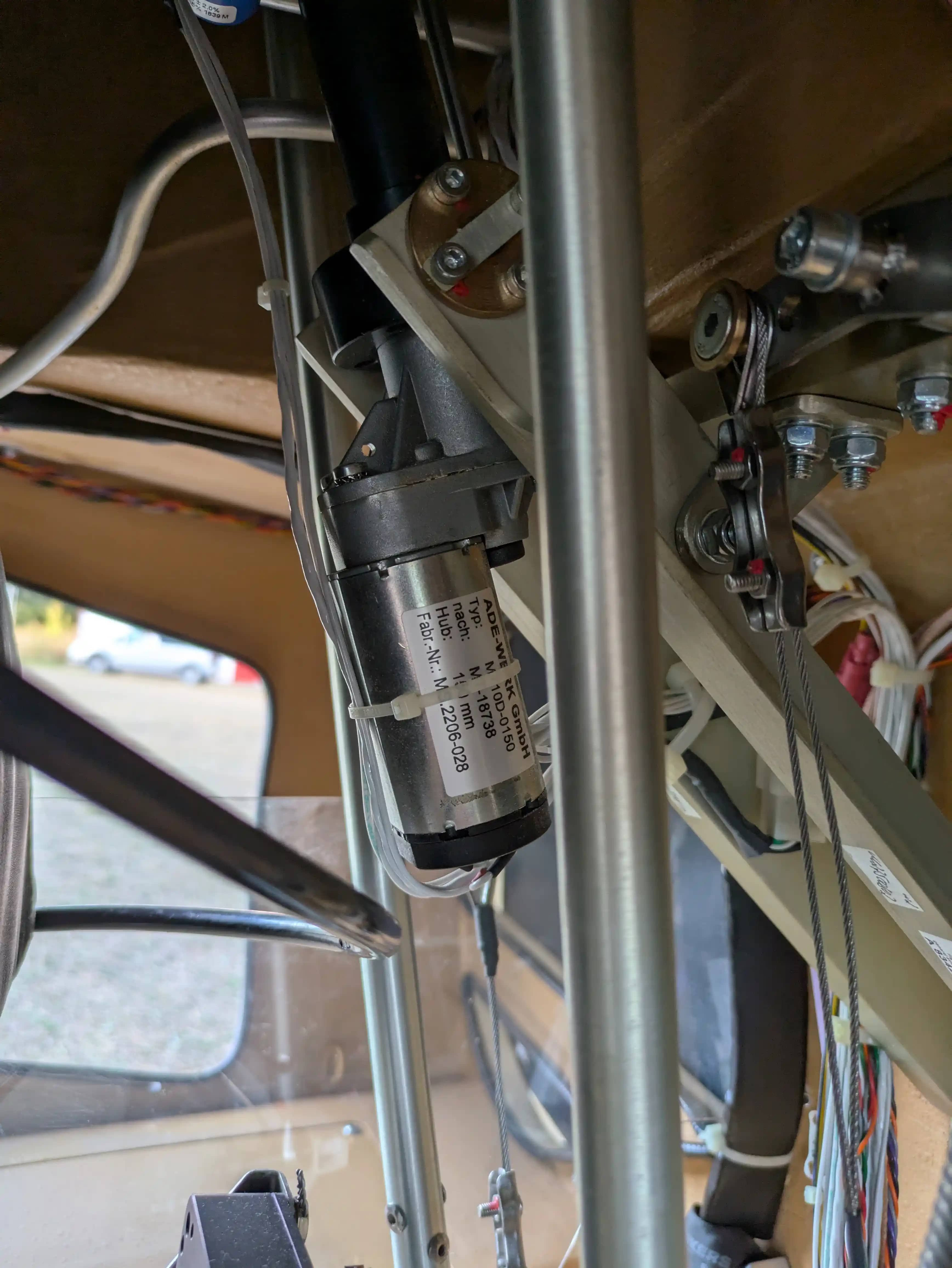 Flight Design Rotax 912 iS2 — cockpit & cabin, 16 of 18