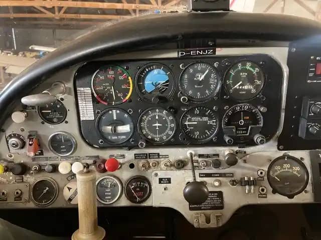 1963 Morane-Saulnier MS 885 Super Rallye — cockpit & cabin, 3 of 5