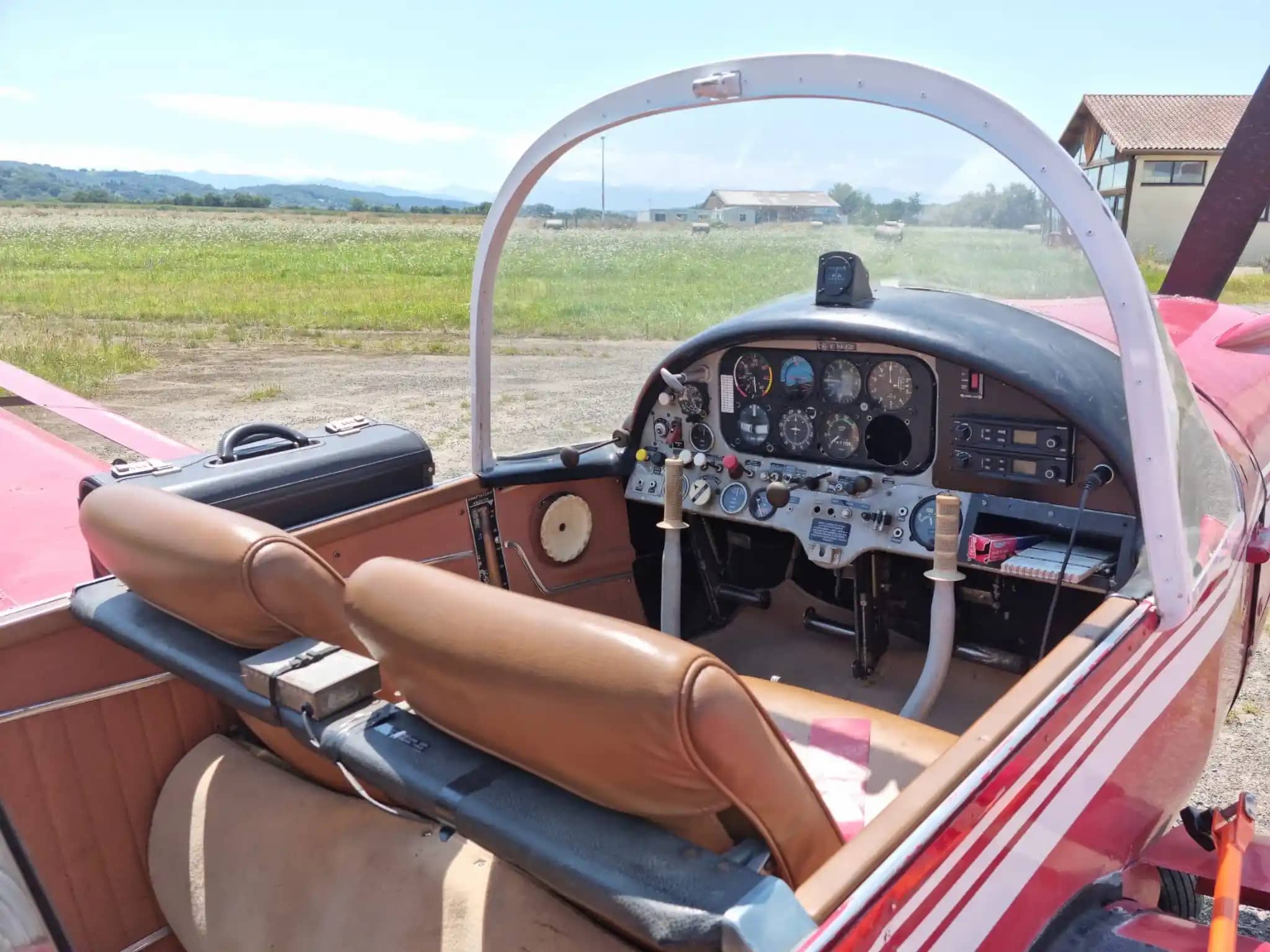 1963 Morane-Saulnier MS 885 Super Rallye — cockpit & cabin, 4 of 5