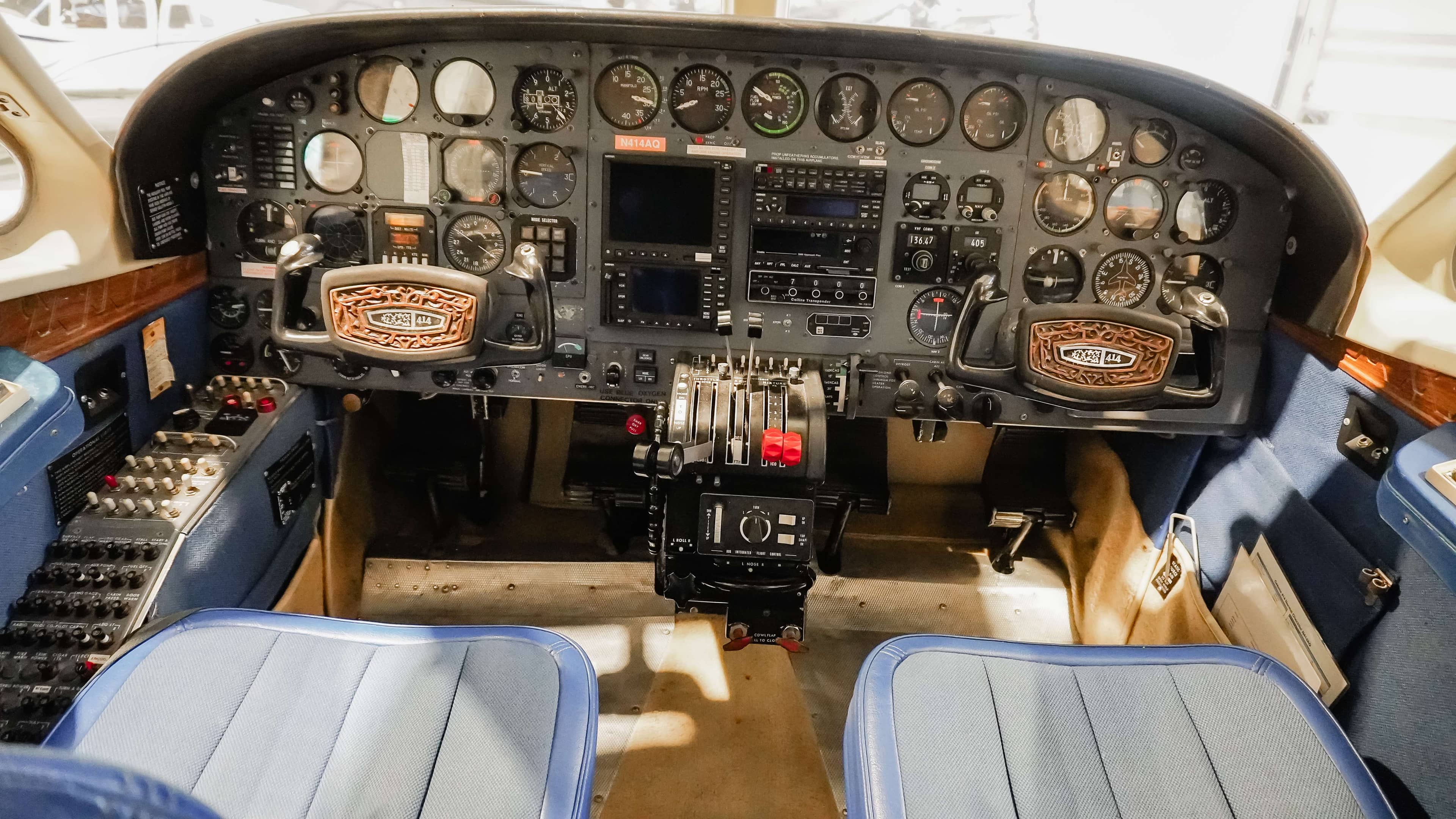 Impressive 1974 Cessna 414 Twin — Cessna — Interior — photo 49