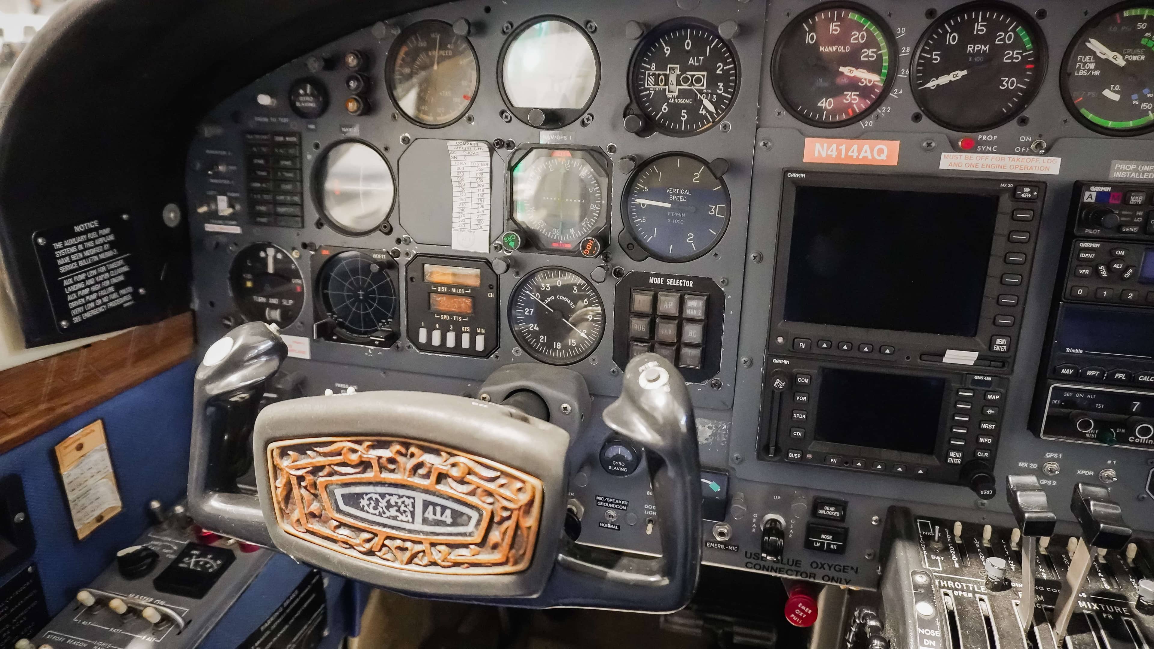 Impressive 1974 Cessna 414 Twin — Cessna — Interior — photo 52