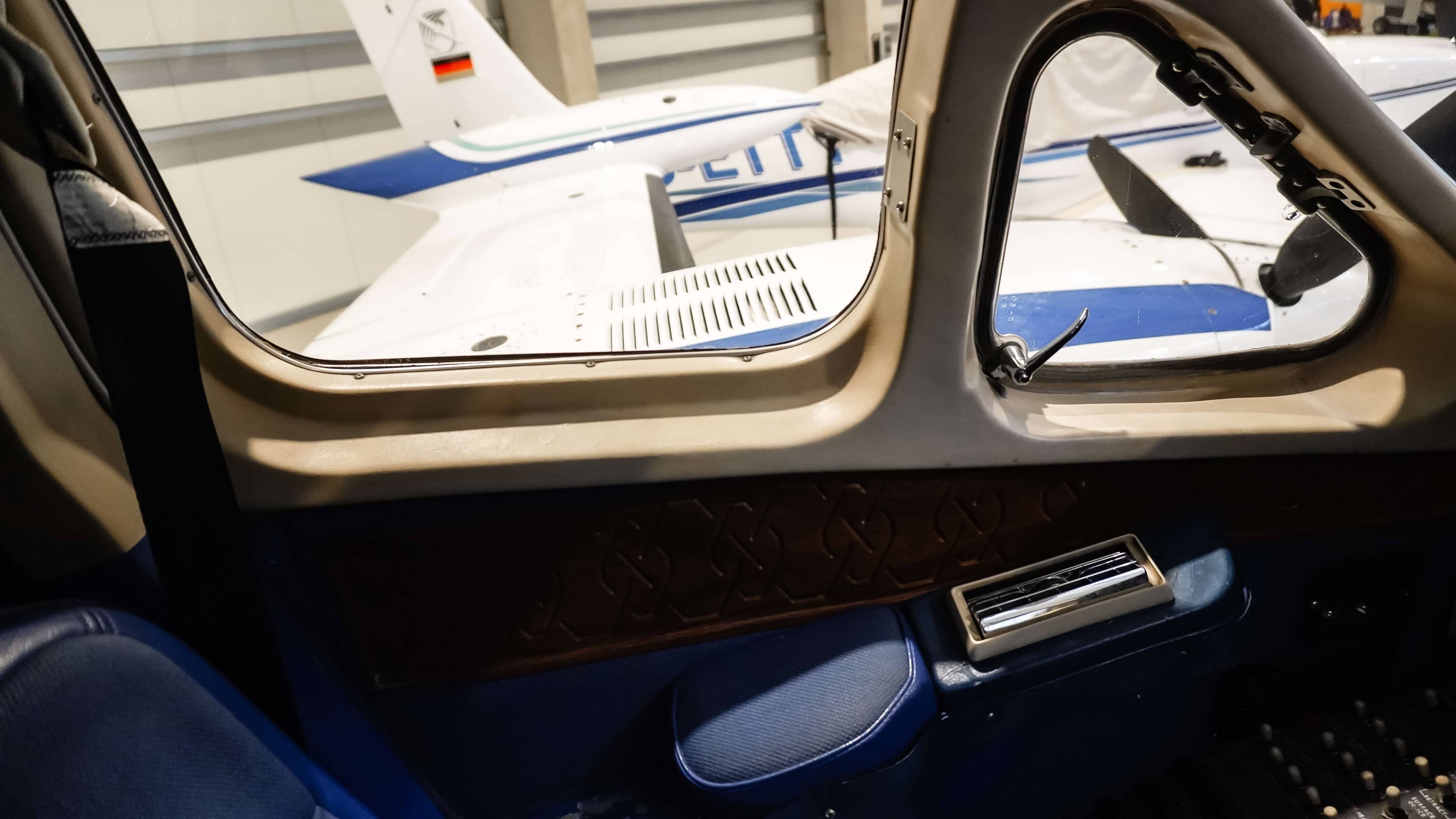 Impressive 1974 Cessna 414 Twin — Cessna — Interior — photo 54