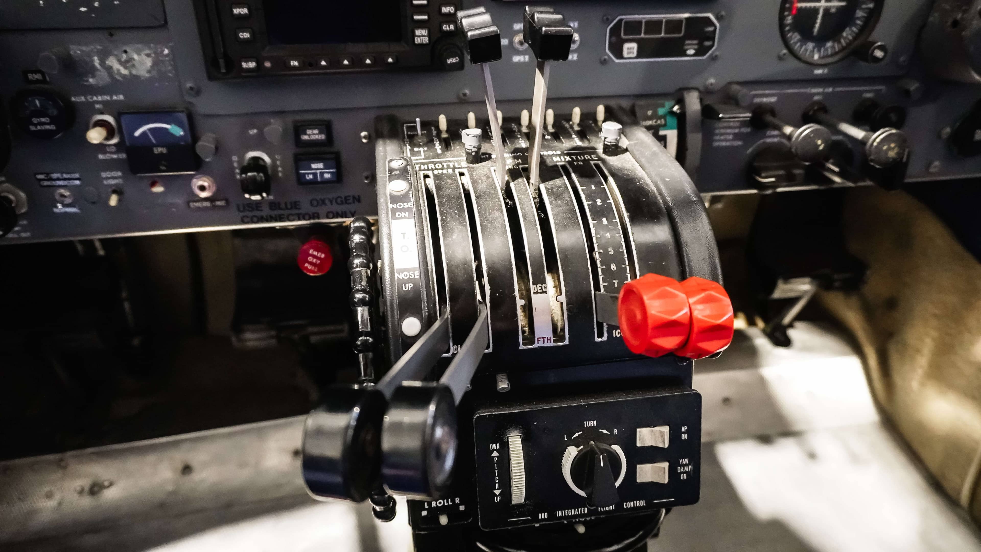 Impressive 1974 Cessna 414 Twin — Cessna — Interior — photo 57
