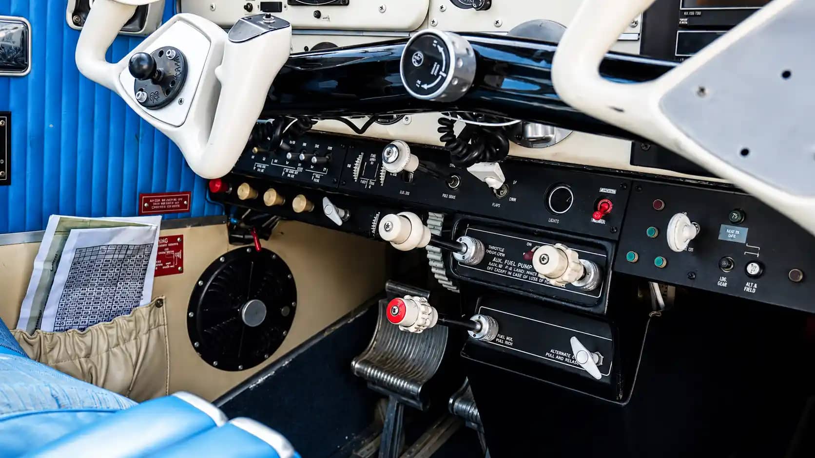Beechcraft Bonanza V35B — Beechcraft — Interior — photo 19