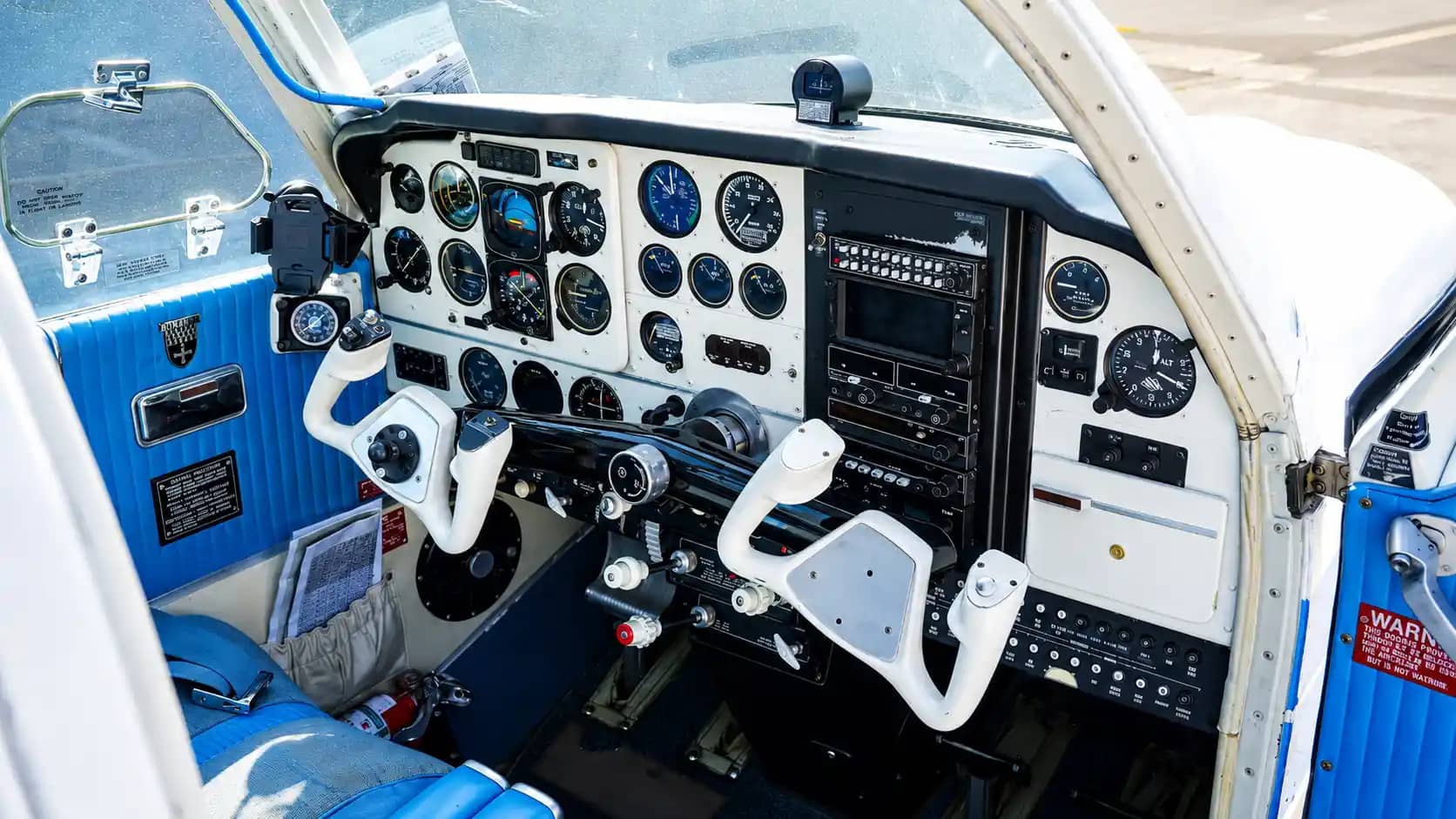 Beechcraft Bonanza V35B — Beechcraft — Interior — photo 20