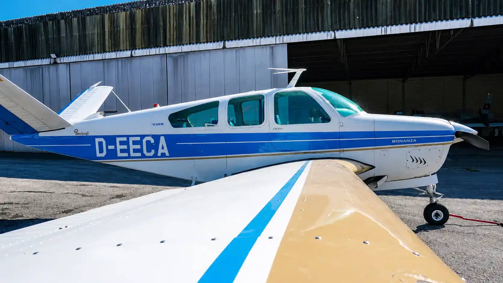 Beechcraft Bonanza V35B — Beechcraft — Exterior — photo 17