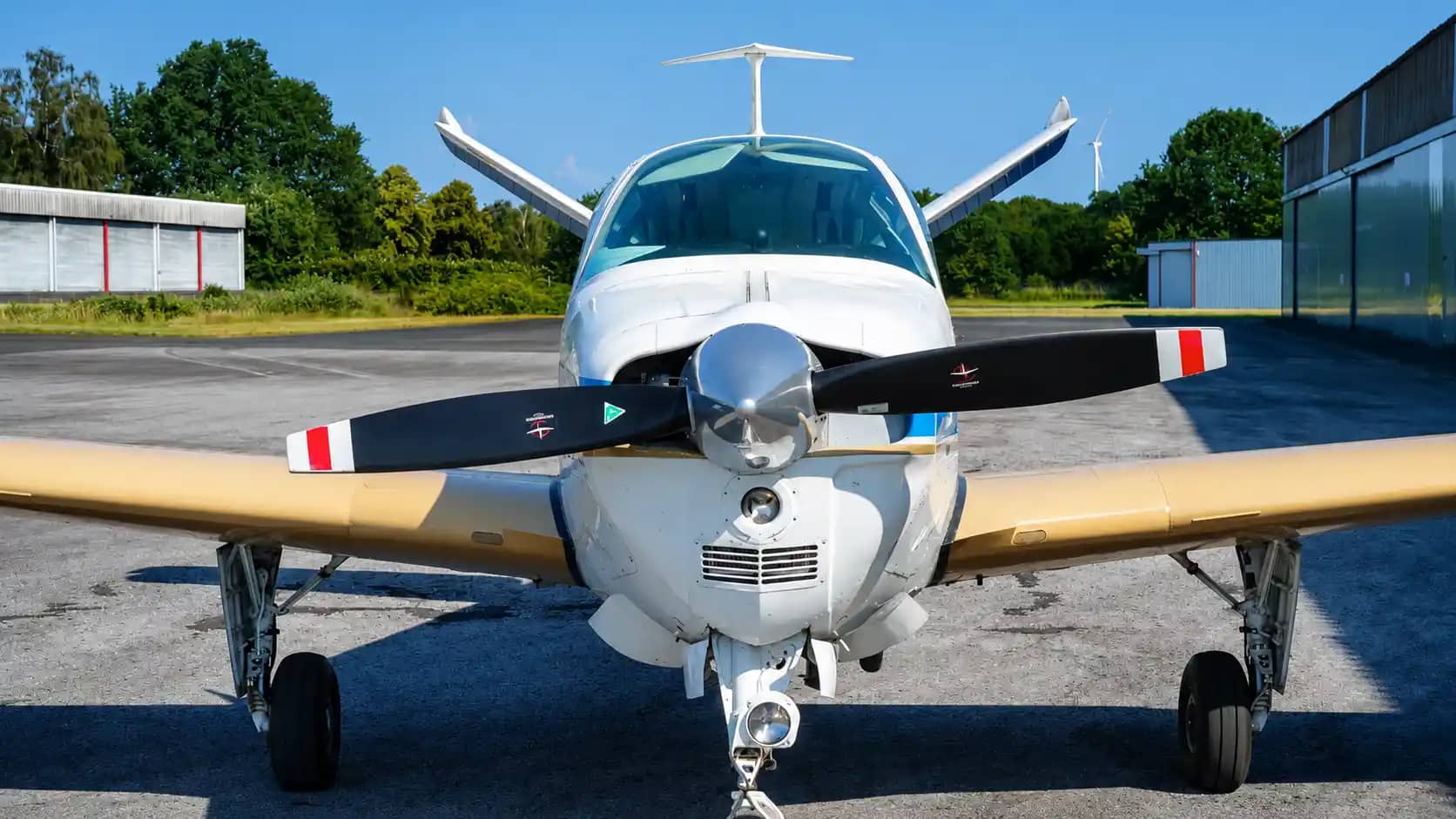 Beechcraft Bonanza V35B — Beechcraft — Exterior — photo 18