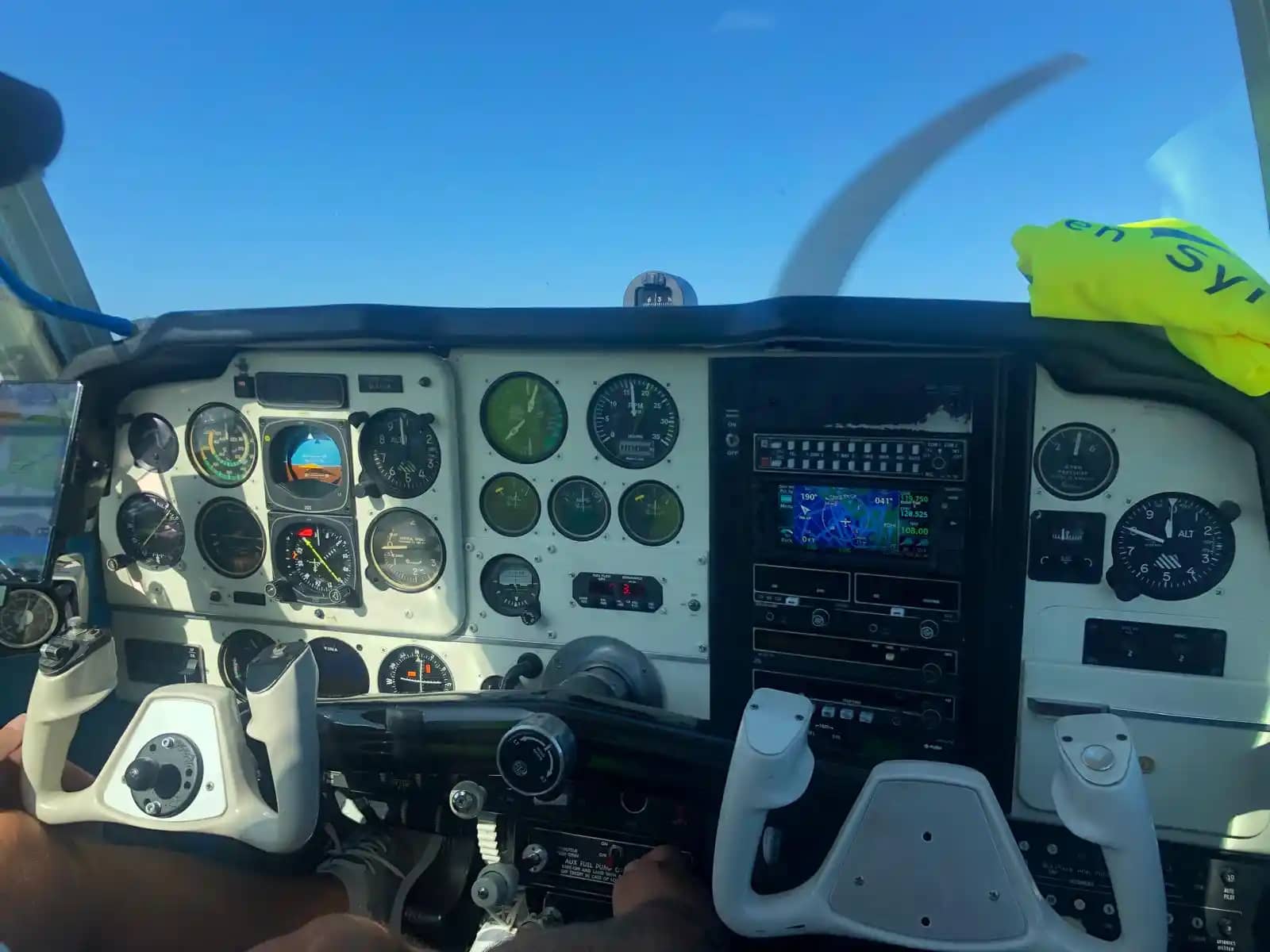 Beechcraft Bonanza V35B — Beechcraft — Interior — photo 8