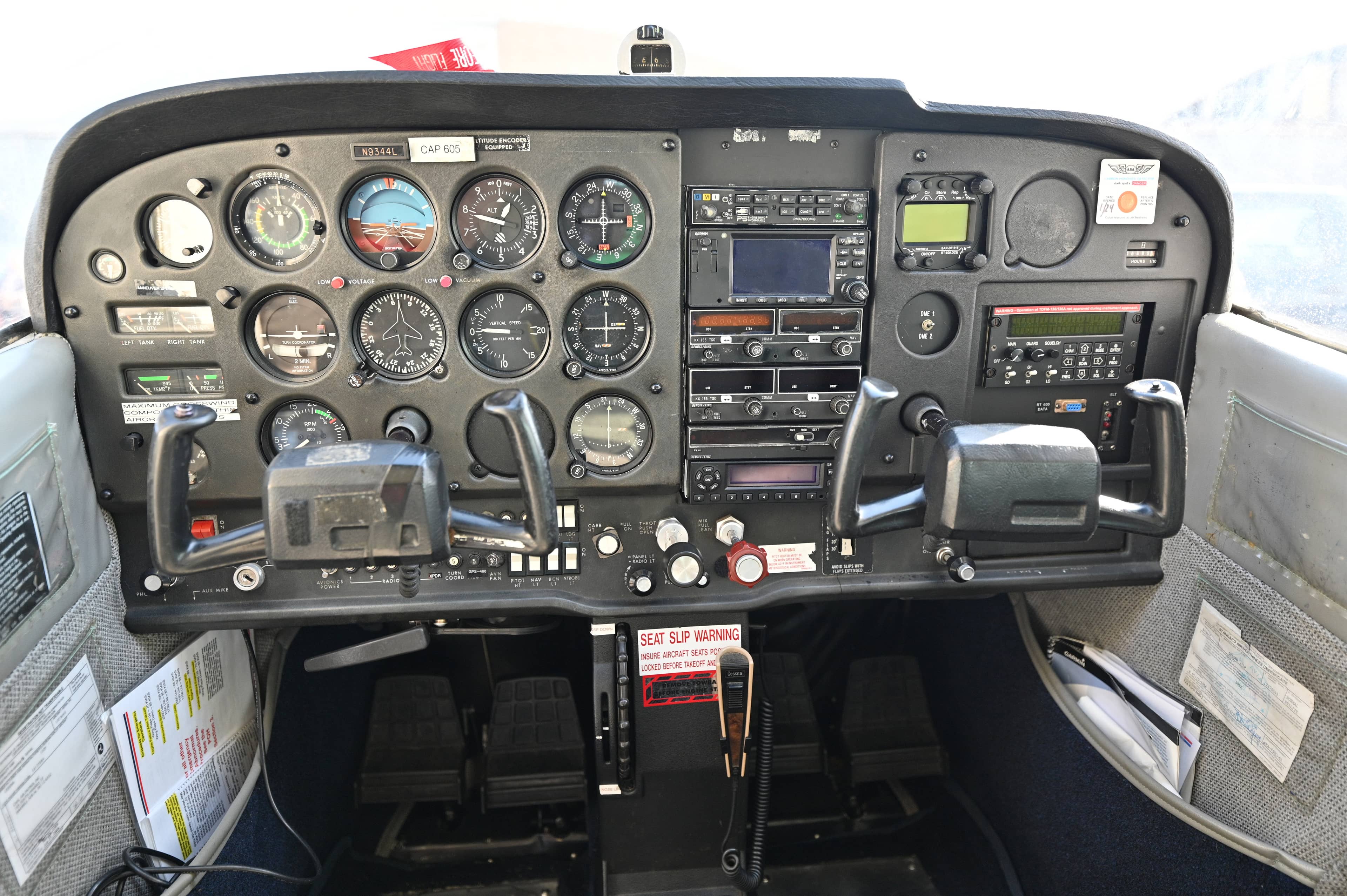 American Cessna 172 Skyhawk — Cessna — Interior — photo 4