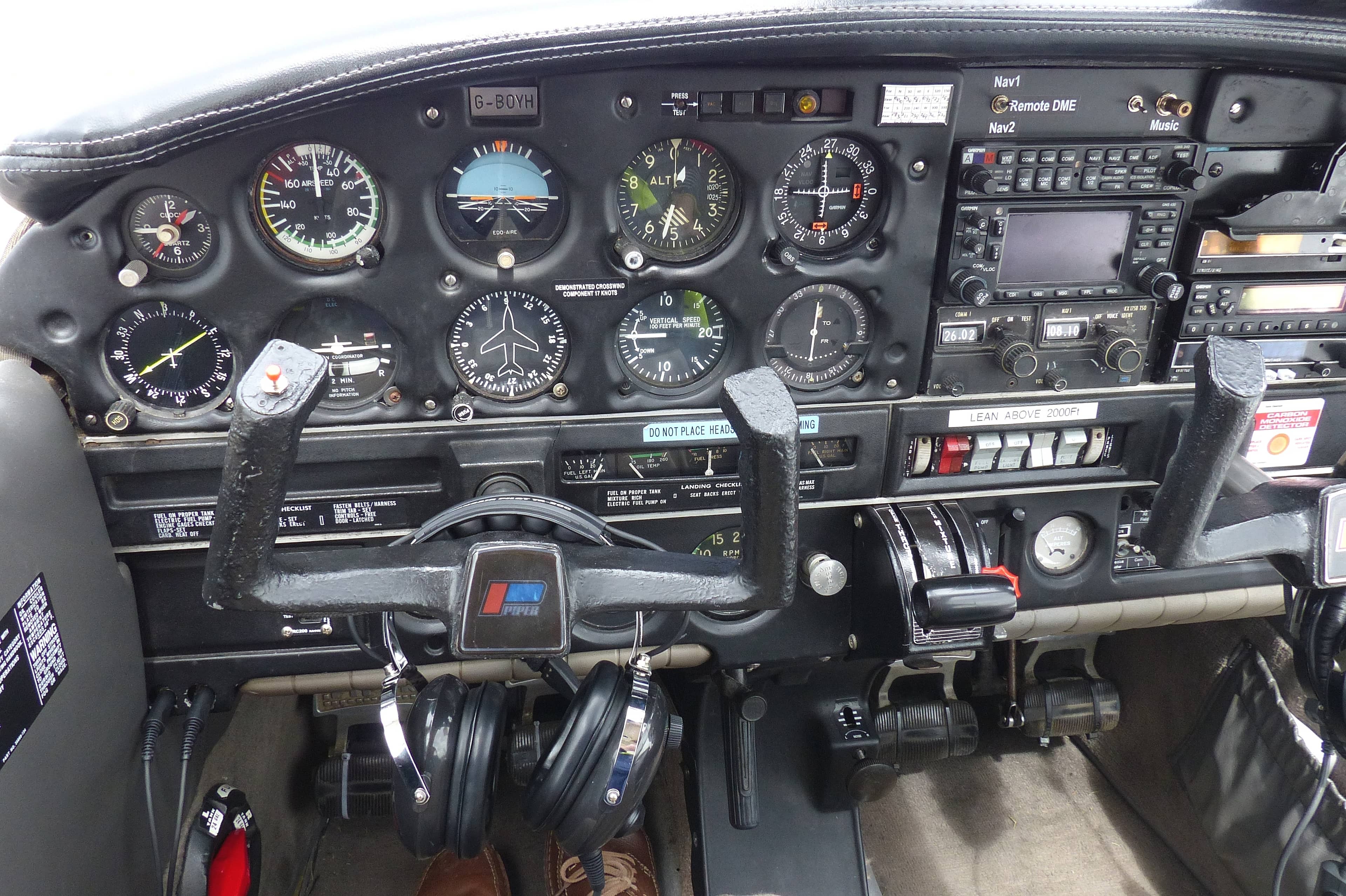 Piper PA-28 Cherokee — Piper — Interior — photo 4