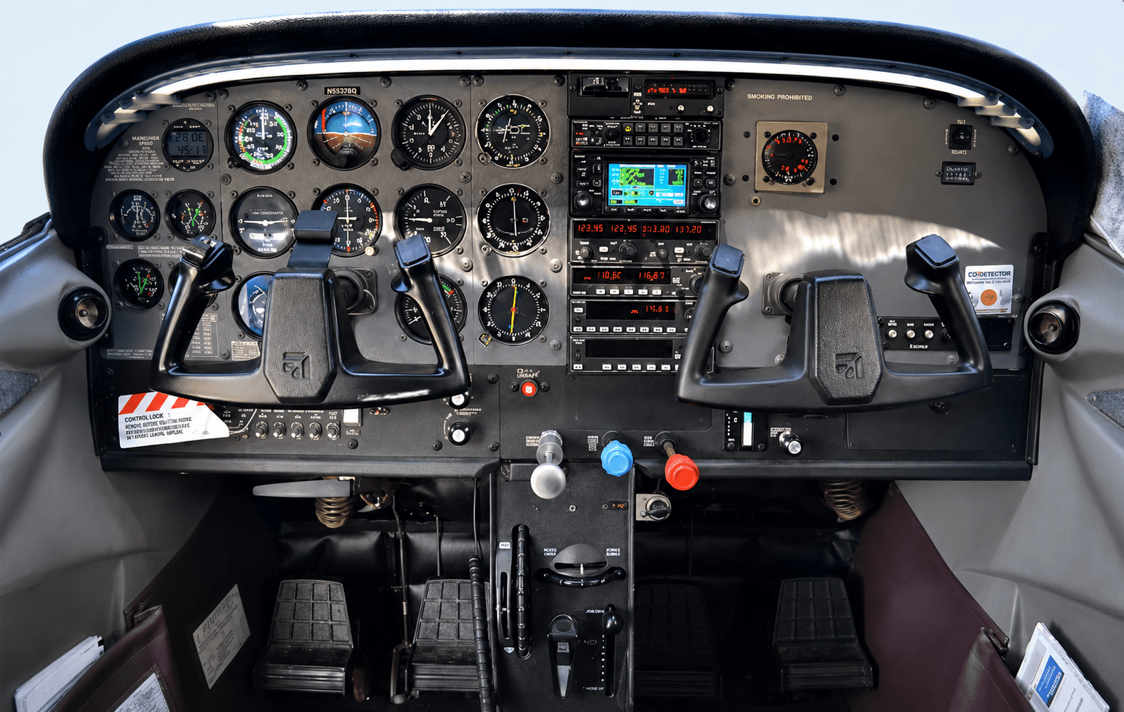 Cessna 150M — Cessna — Interior — photo 4