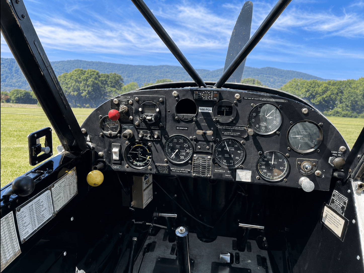 Piper PA-18 Super Cub — Piper — Interior — photo 5